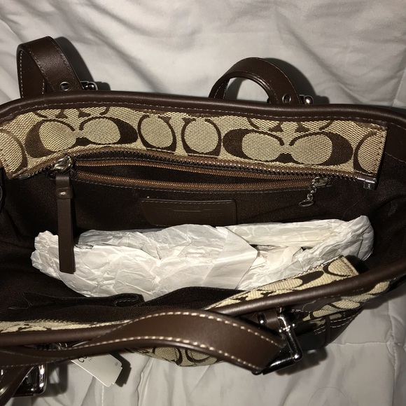 ๐ CLASSY COACH BAG - Picture 5 of 8